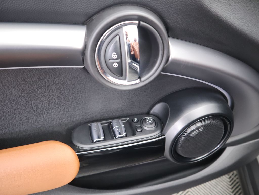 Thumbnail: 2023 MINI Cooper - 30