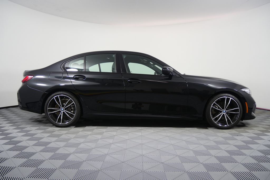 Thumbnail: 2024 BMW 3 Series - 2