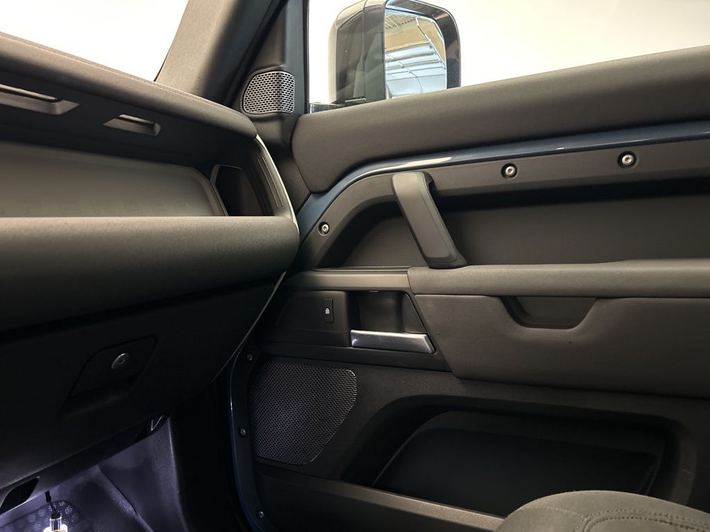 Thumbnail: 2020 Land Rover Defender - 20