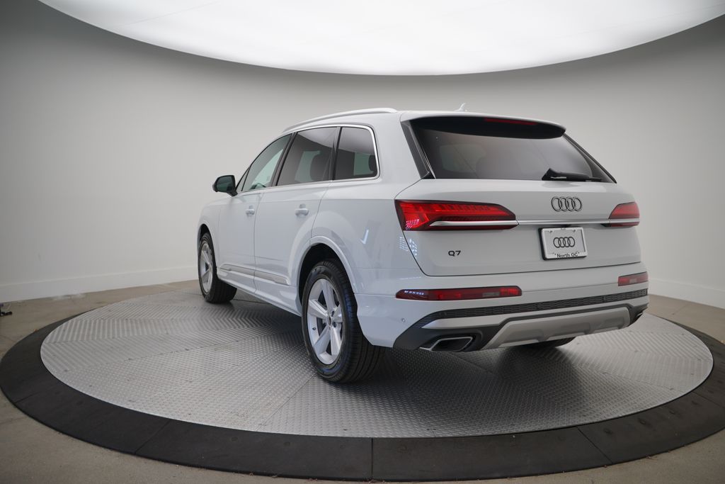 2025 Audi Q7  3