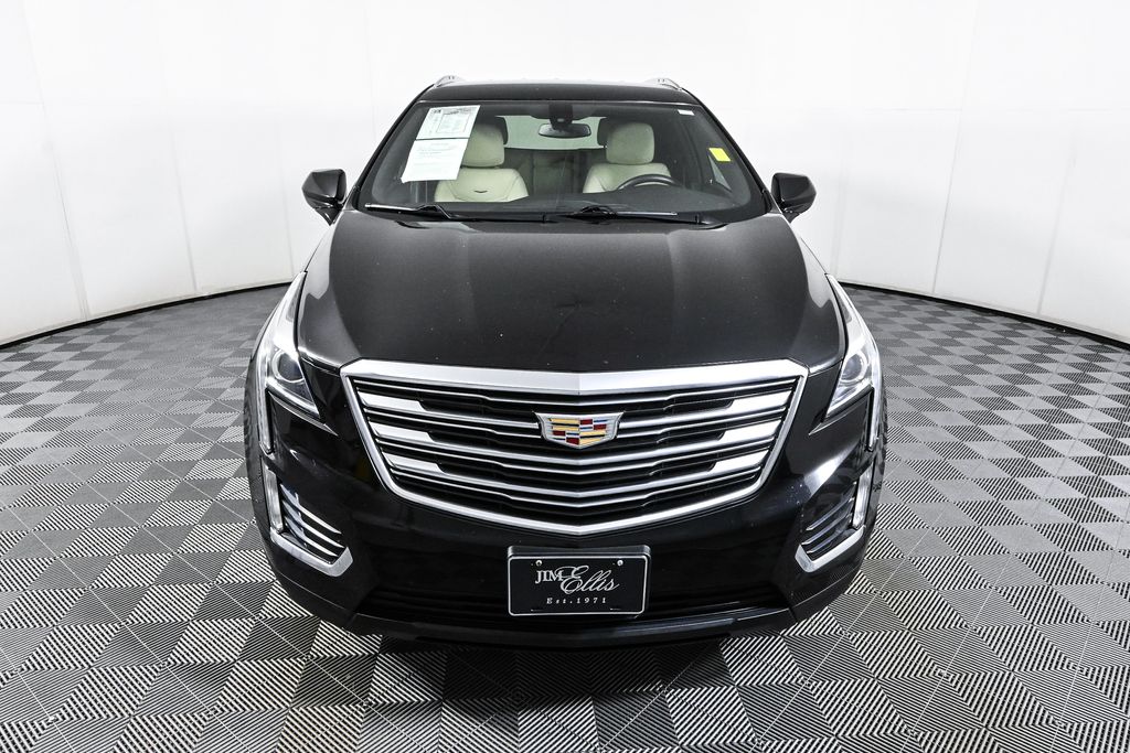 2017 Cadillac XT5 Base 2