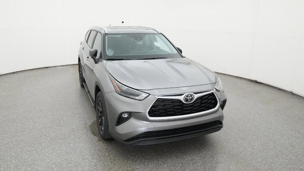 Thumbnail: 2025 Toyota Highlander - 19
