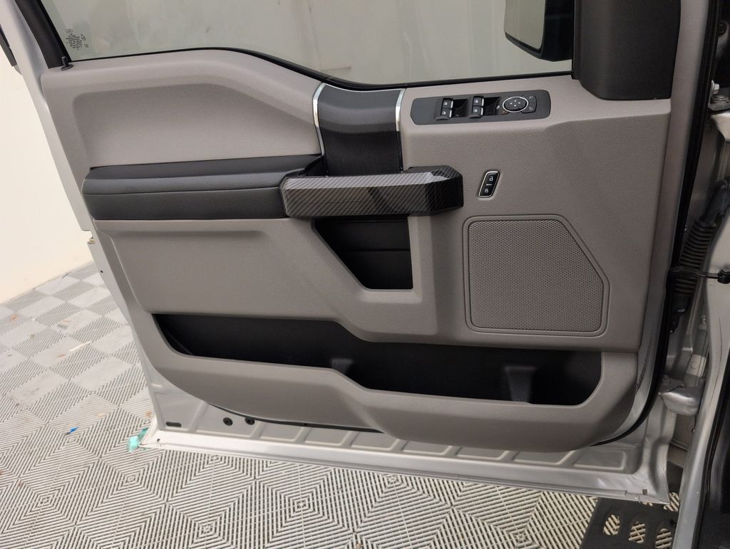 Used 2016 Silver Ford XLT image 31