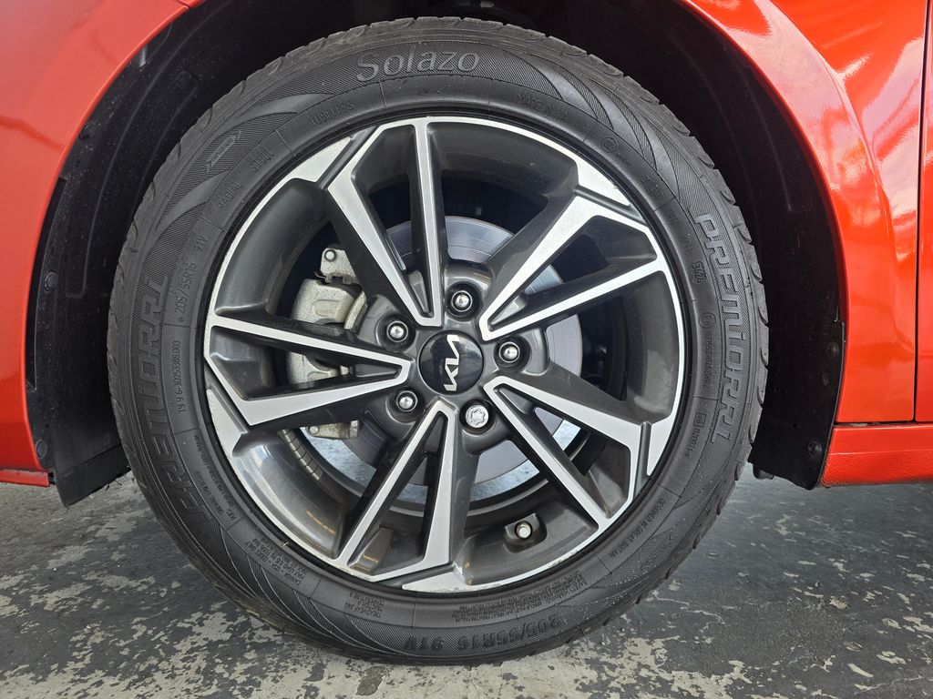 Thumbnail: 2023 Kia Forte - 32