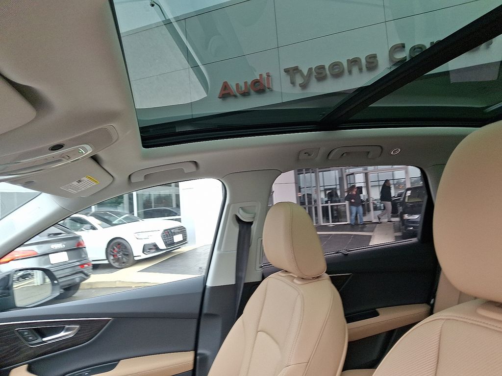 Thumbnail: 2026 Audi Q7 - 11