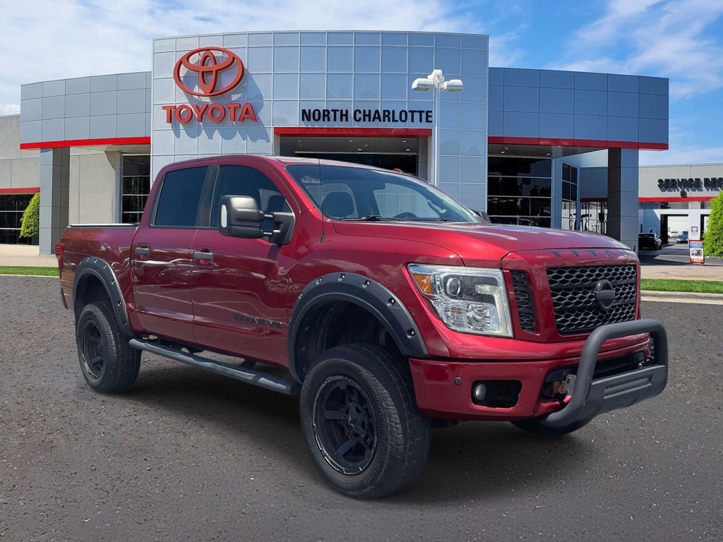 2018 Nissan Titan PRO-4X Crew Cab 4WD