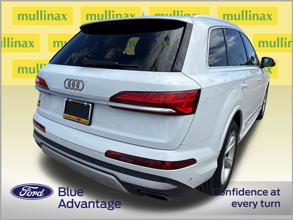 Certified Used 2025 White Audi 45 Premium image 4