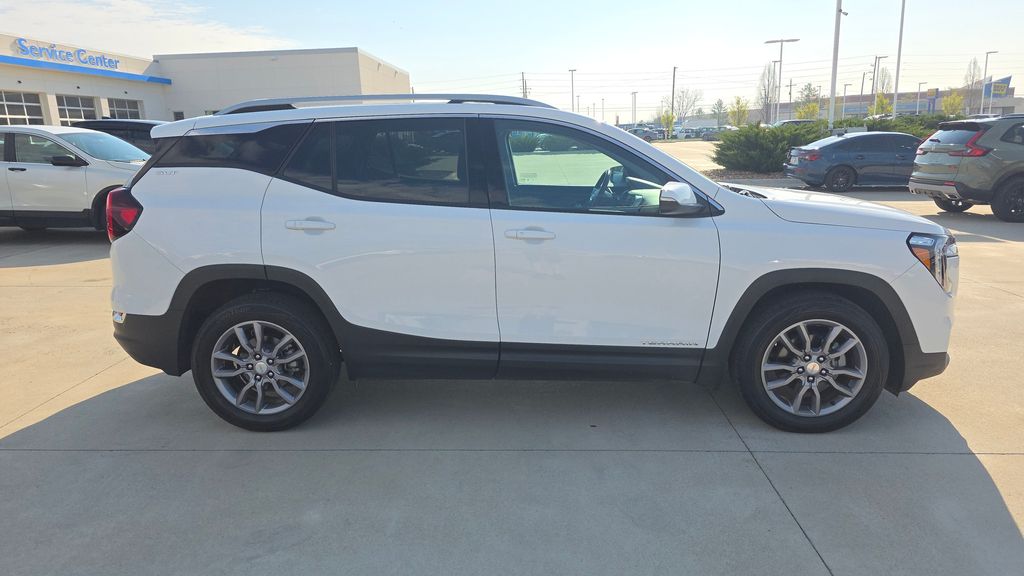 2024 GMC Terrain SLT - Photo 6