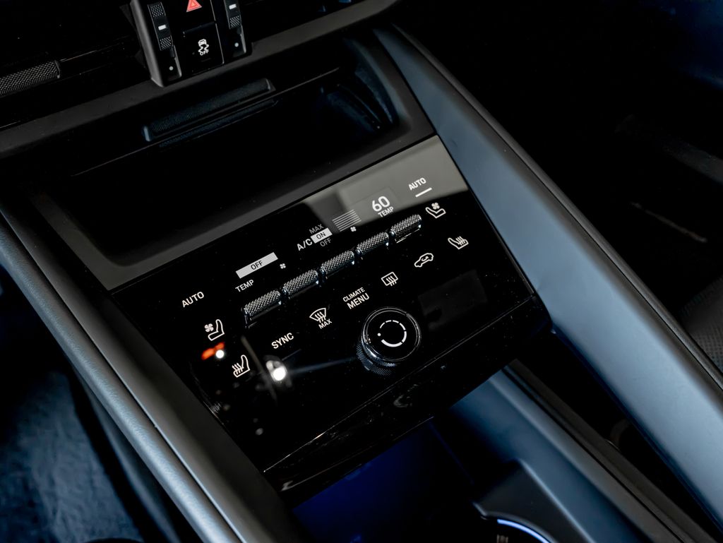 Certified Used 2024  Porsche 4 image 21