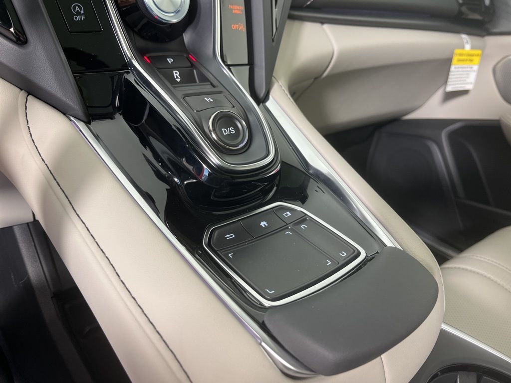 Thumbnail: 2025 Acura RDX - 32