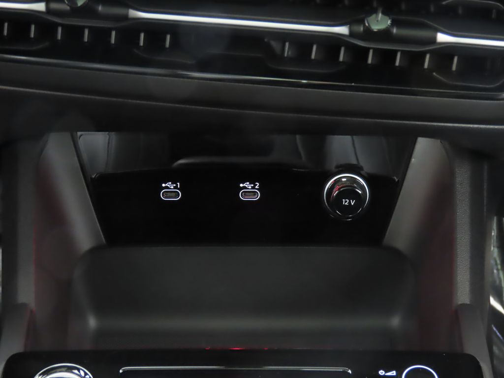 Thumbnail: 2025 Audi Q6 e-tron - 20