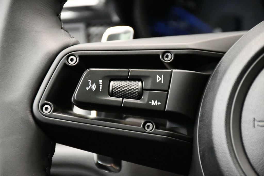 Thumbnail: 2026 Porsche Macan - 26