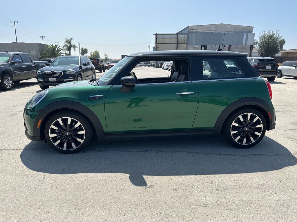 2022 MINI Cooper S Signature 2