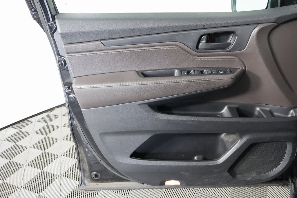 Thumbnail: 2019 Honda Odyssey - 12
