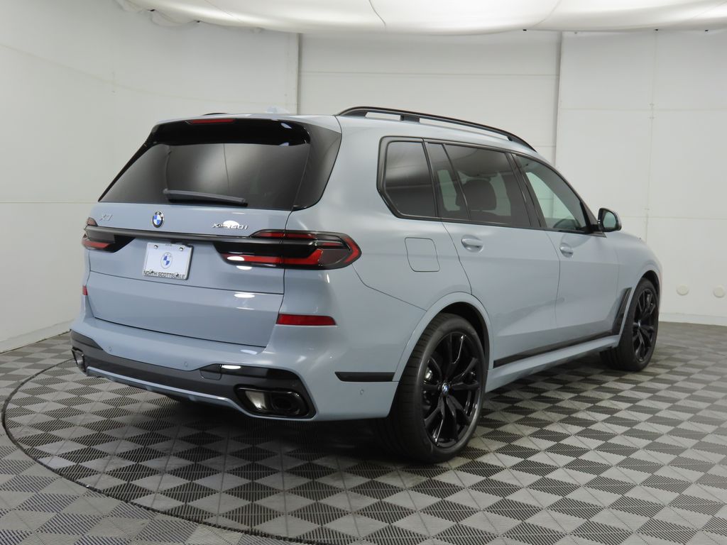 Thumbnail: 2026 BMW X7 - 5