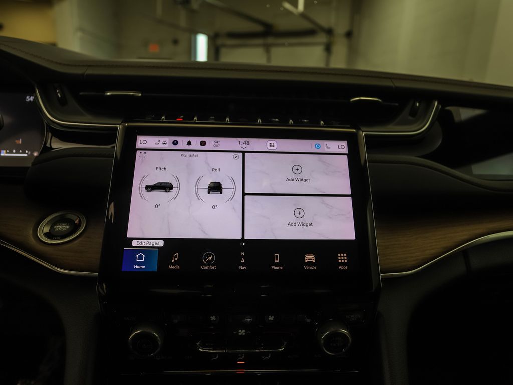 Thumbnail: 2022 Jeep Grand Cherokee - 16