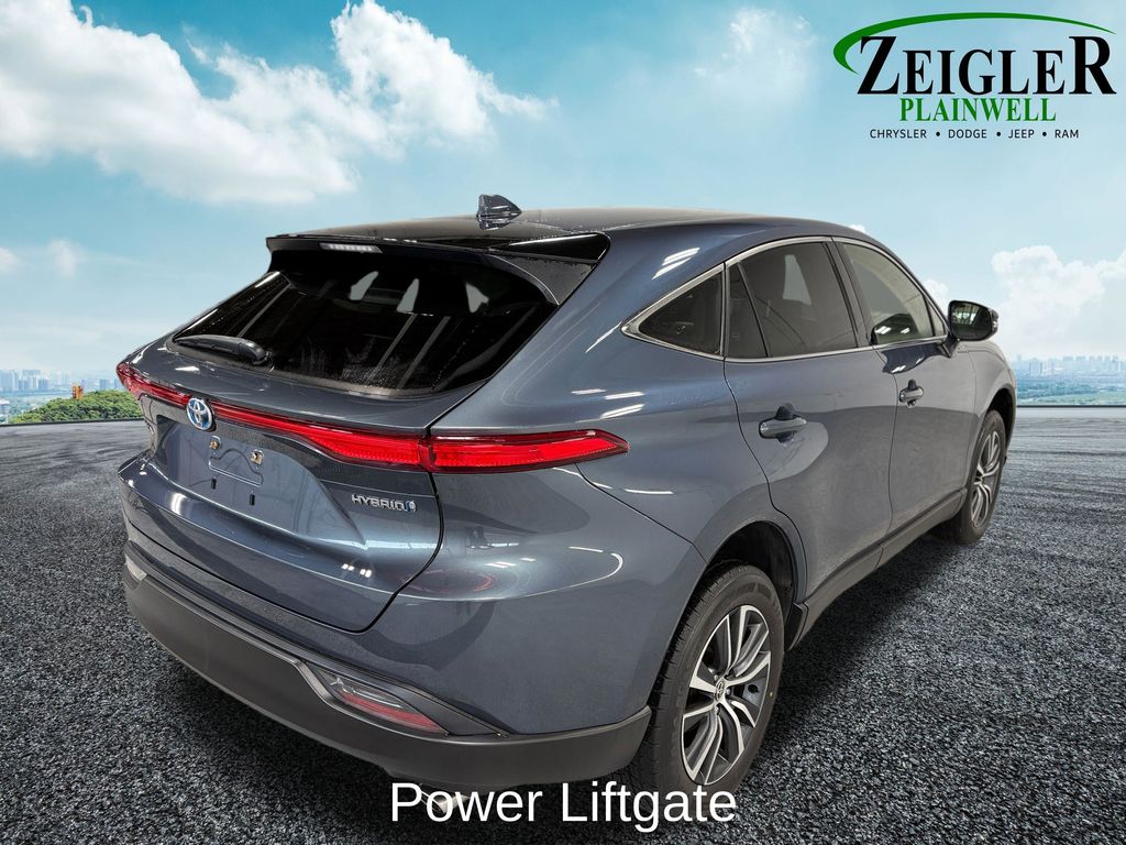 View vehicle photo 7