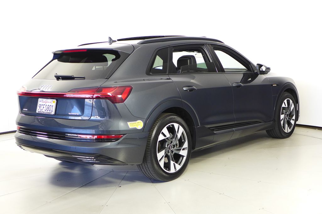 Thumbnail: 2022 Audi e-tron - 7