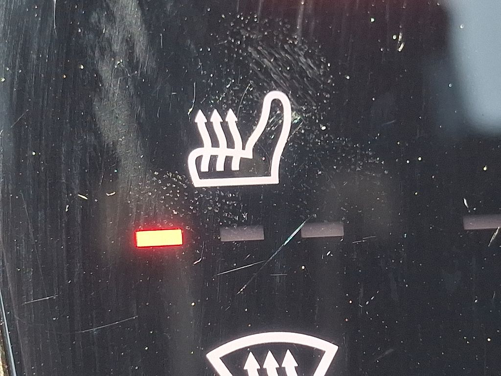 Thumbnail: 2022 Porsche Cayenne - 25