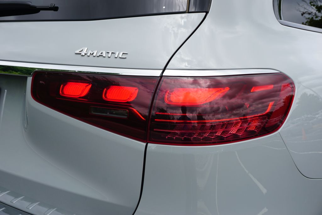 2025 Mercedes-Benz GLS 450 4MATIC 15