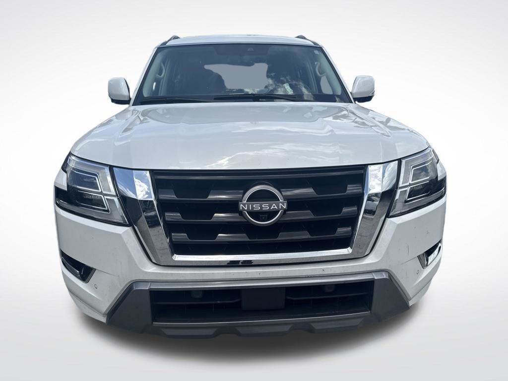 Used 2022 White Nissan SL image 4