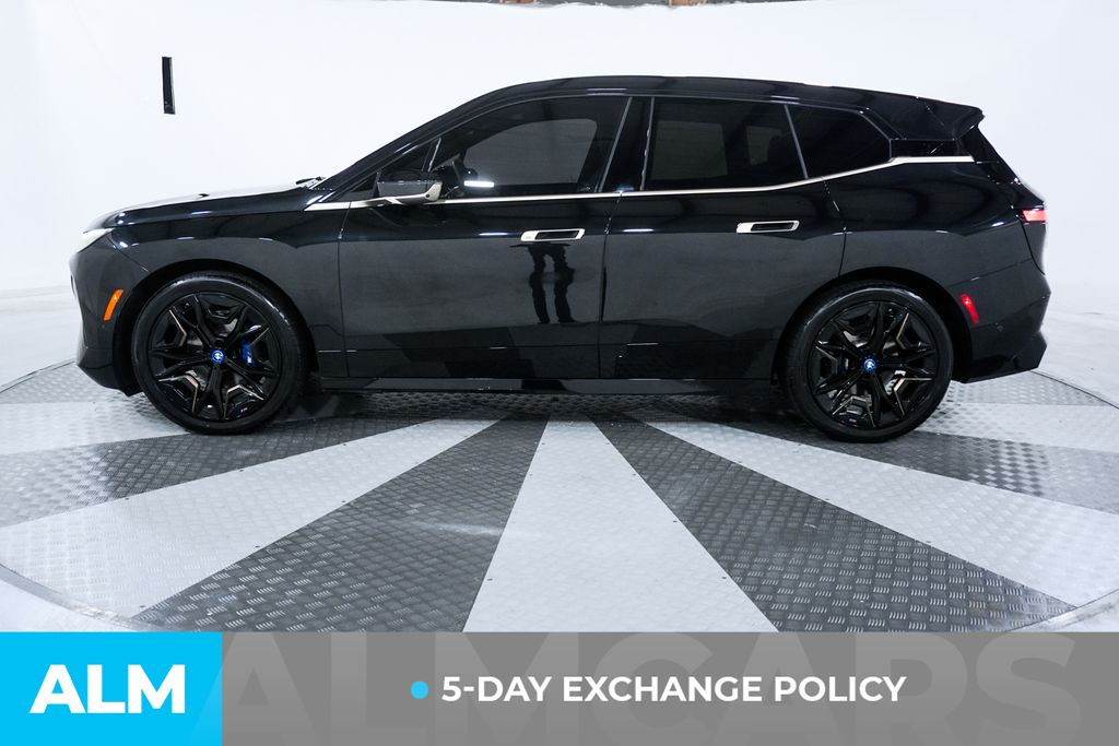 Used 2023 Black BMW M60 image 3