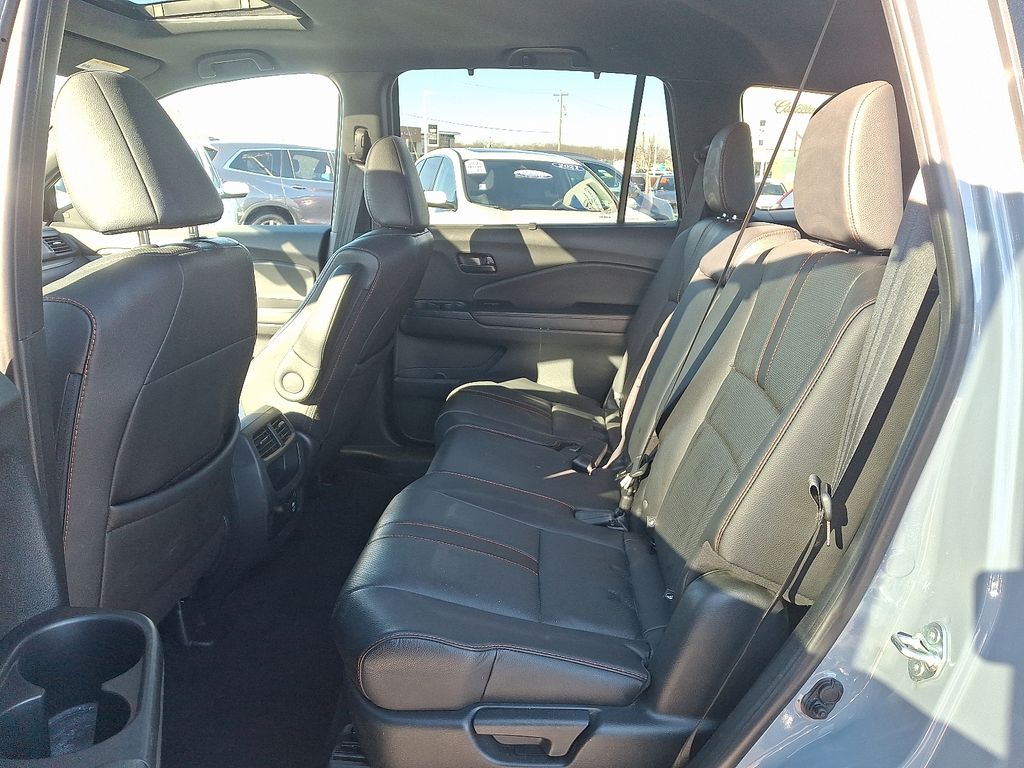 Thumbnail: 2023 Honda Passport - 10