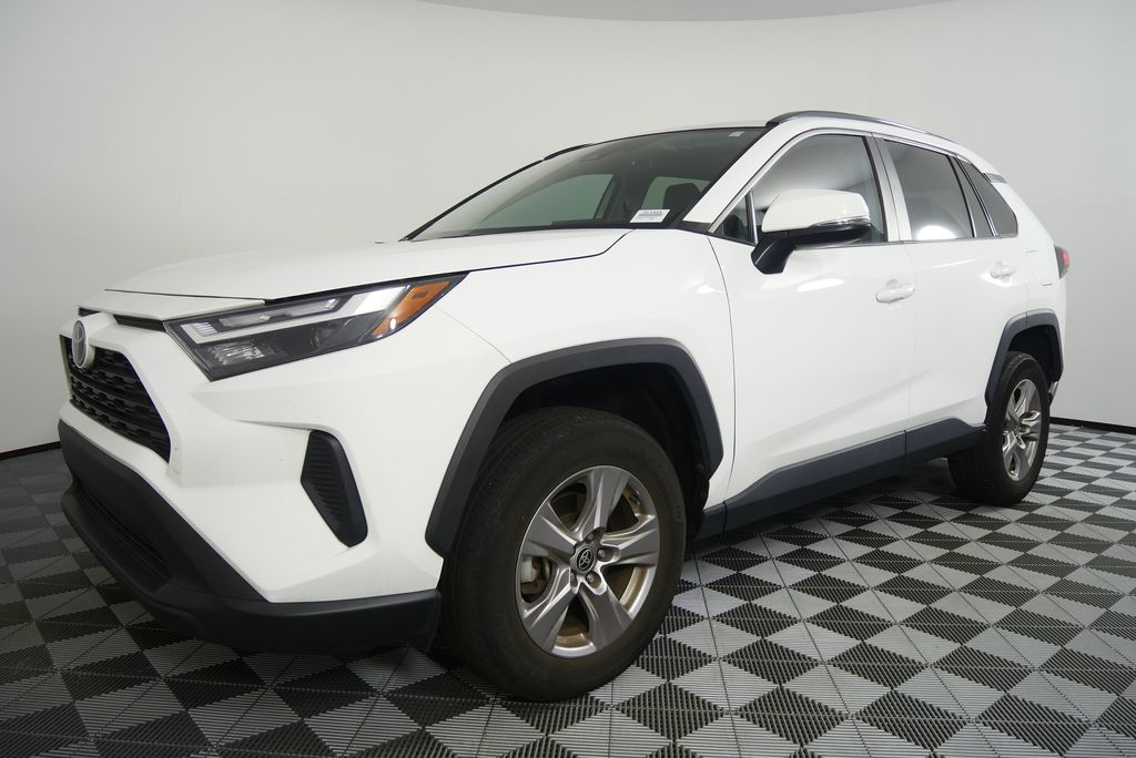 Thumbnail: 2022 Toyota RAV4 - 8