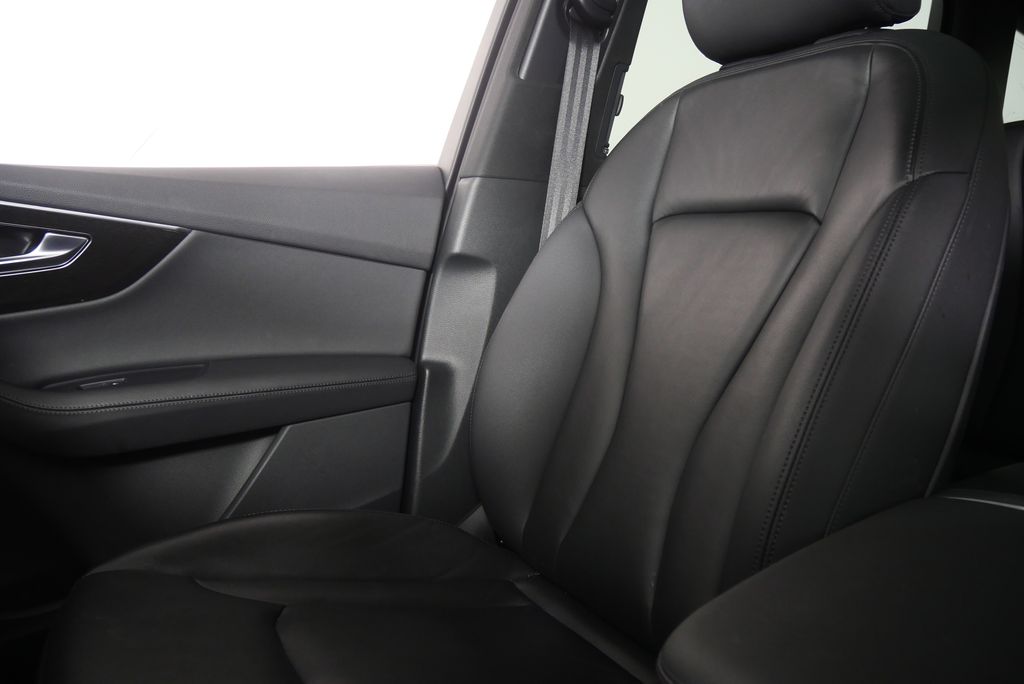 Thumbnail: 2023 Audi Q7 - 24