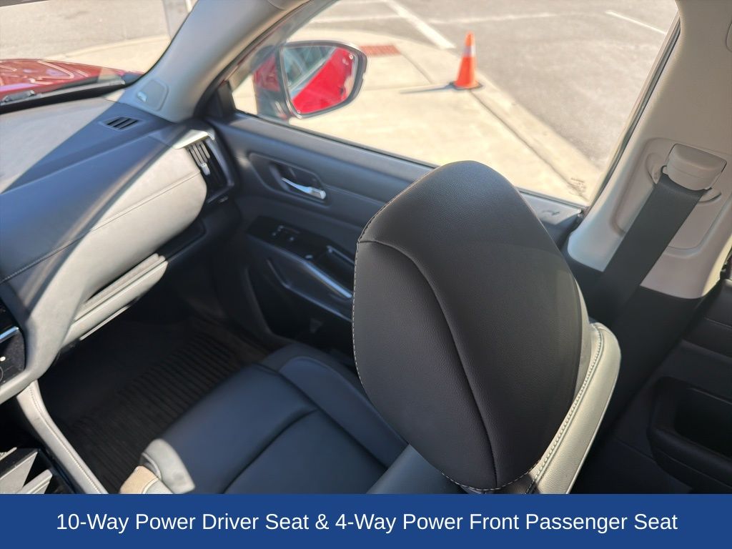 2022 Nissan Pathfinder SL 2WD