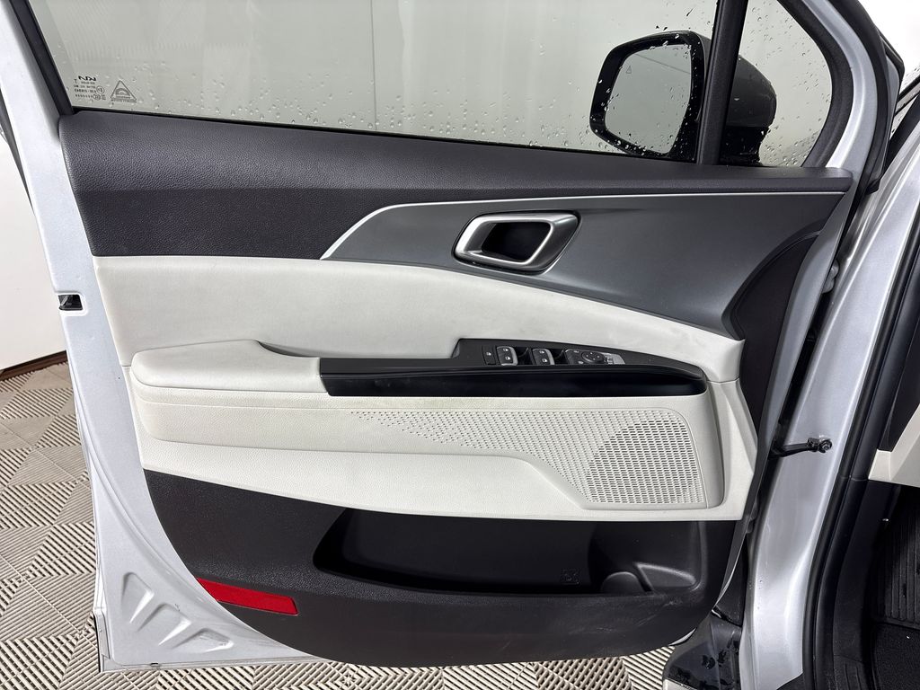 Certified Used 2022 Silver Kia LXS image 16