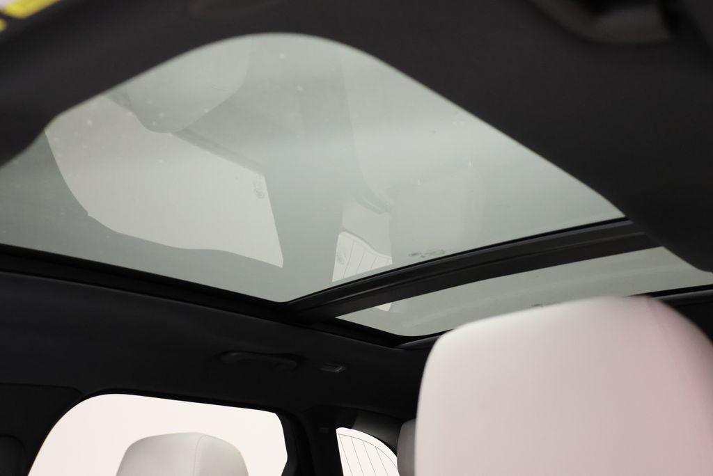 Thumbnail: 2023 Land Rover Range Rover Velar - 13