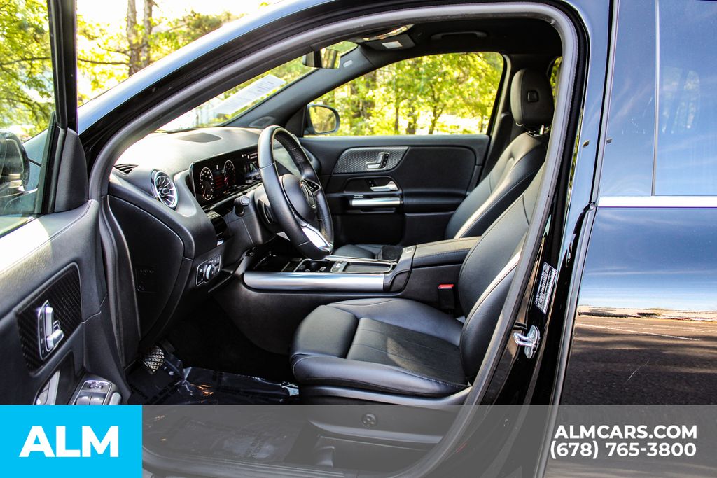 Used 2025 Black Mercedes-Benz GLA 250 image 17
