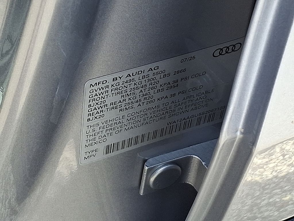 Thumbnail: 2025 Audi Q5 - 10