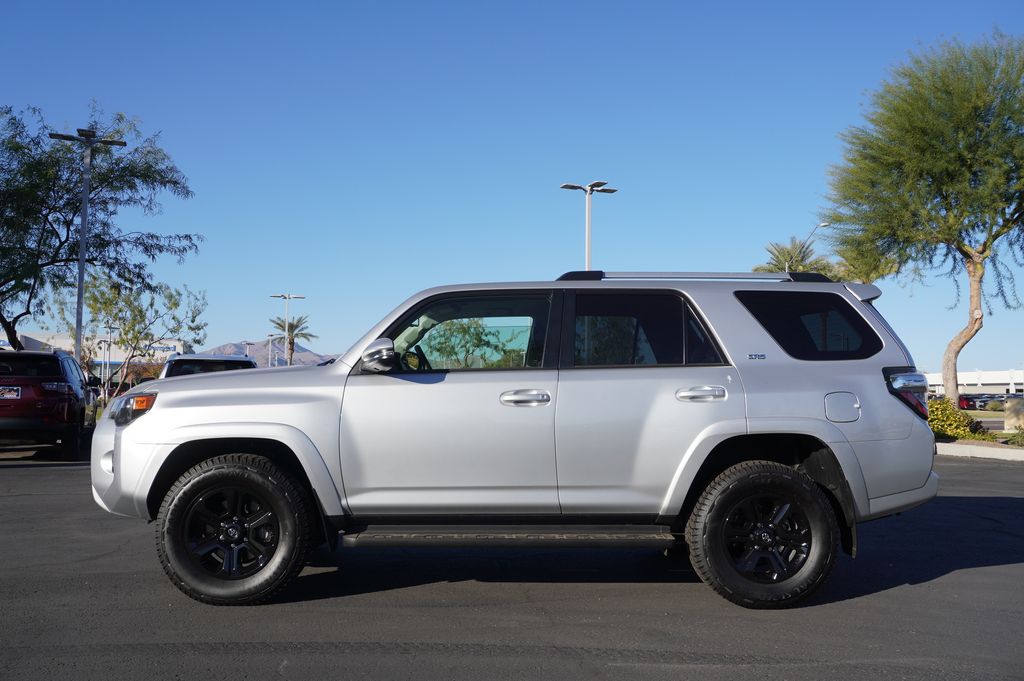 2023 Toyota 4Runner SR5 Premium 2