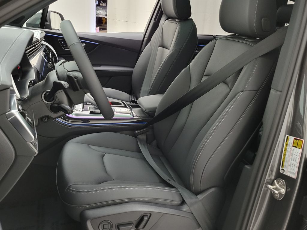 Thumbnail: 2026 Audi Q7 - 27