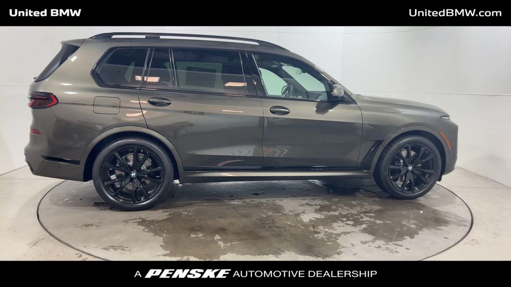 2025 BMW X7 xDrive40i 9