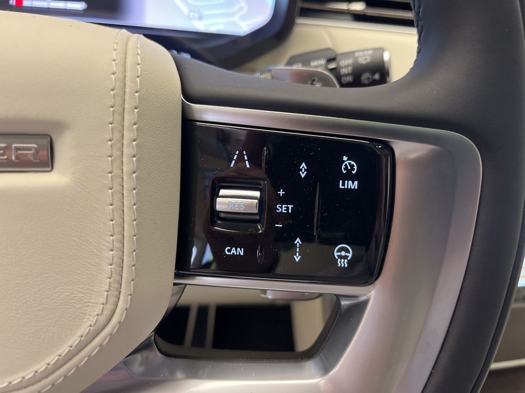 Thumbnail: 2025 Land Rover Range Rover - 16