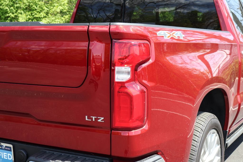 2025 Chevrolet Silverado 1500 LTZ 9