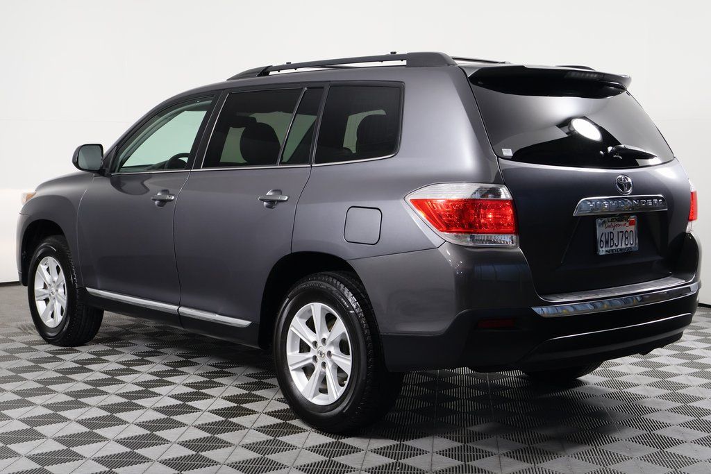 Thumbnail: 2012 Toyota Highlander - 6