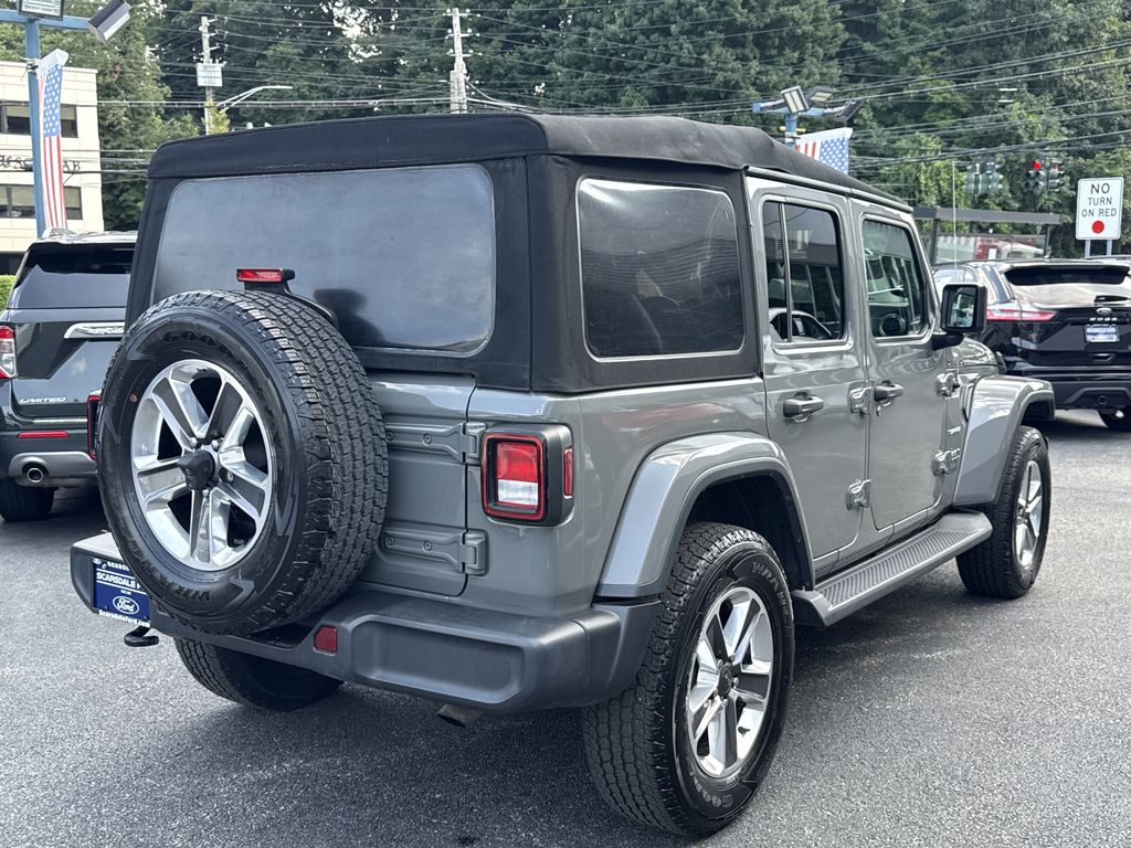 Used 2021 Gray Jeep Unlimited Sahara image 4