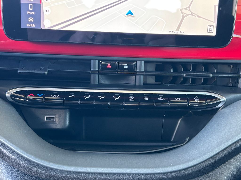 Thumbnail: 2024 Fiat 500e - 18