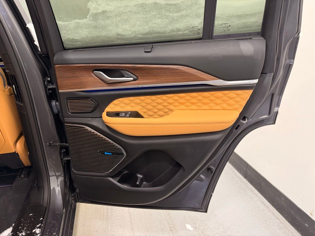 Thumbnail: 2022 Jeep Grand Cherokee - 25