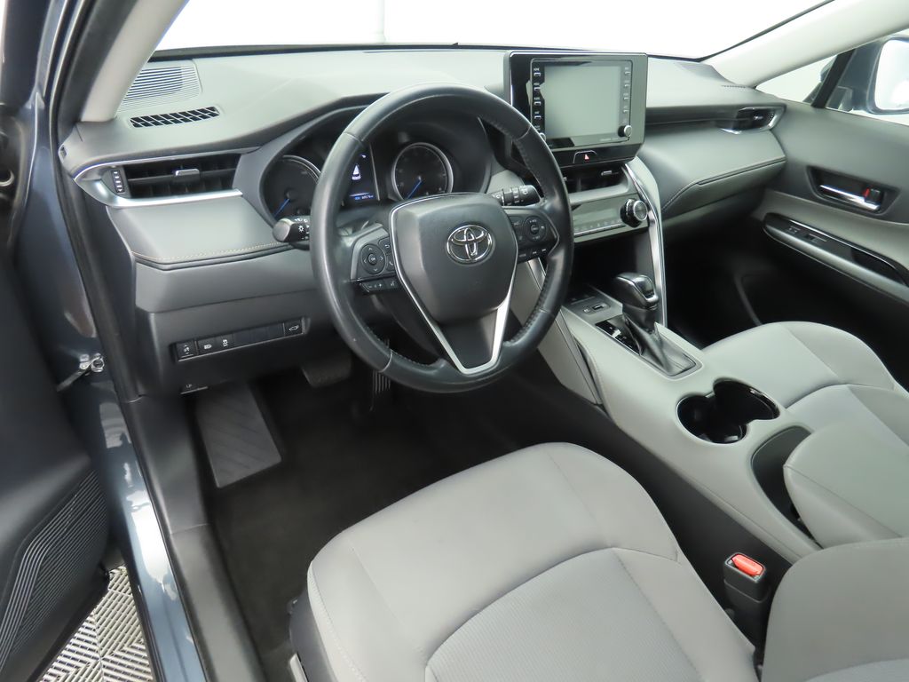 2021 Toyota Venza LE 9