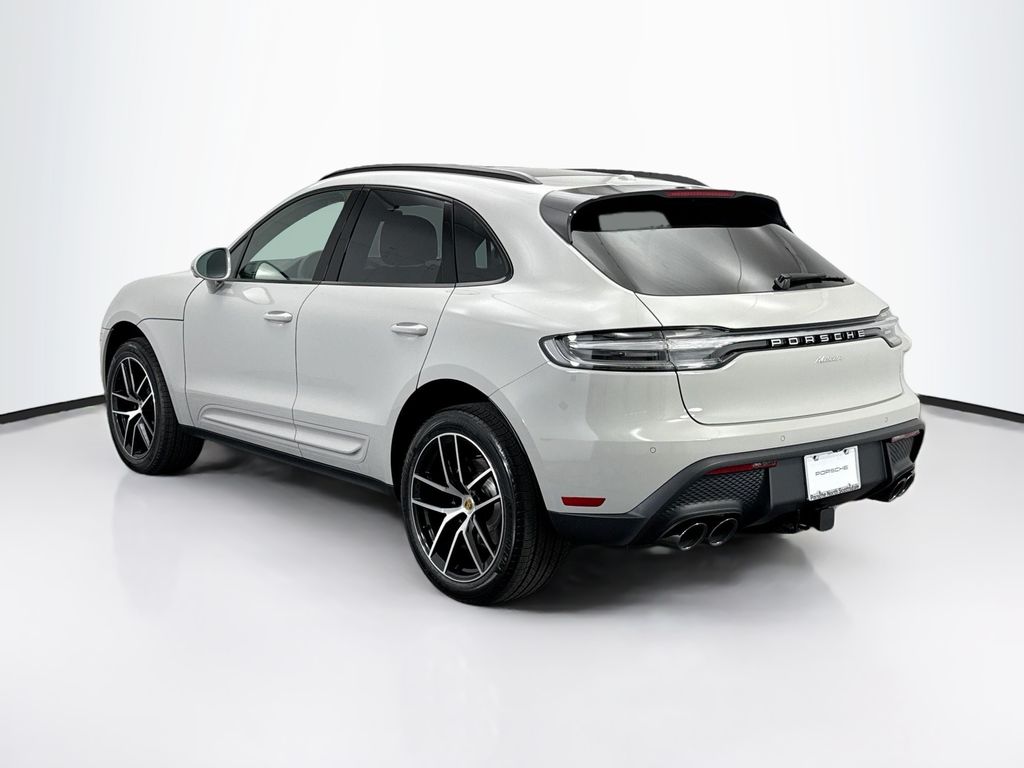 Thumbnail: 2026 Porsche Macan - 3