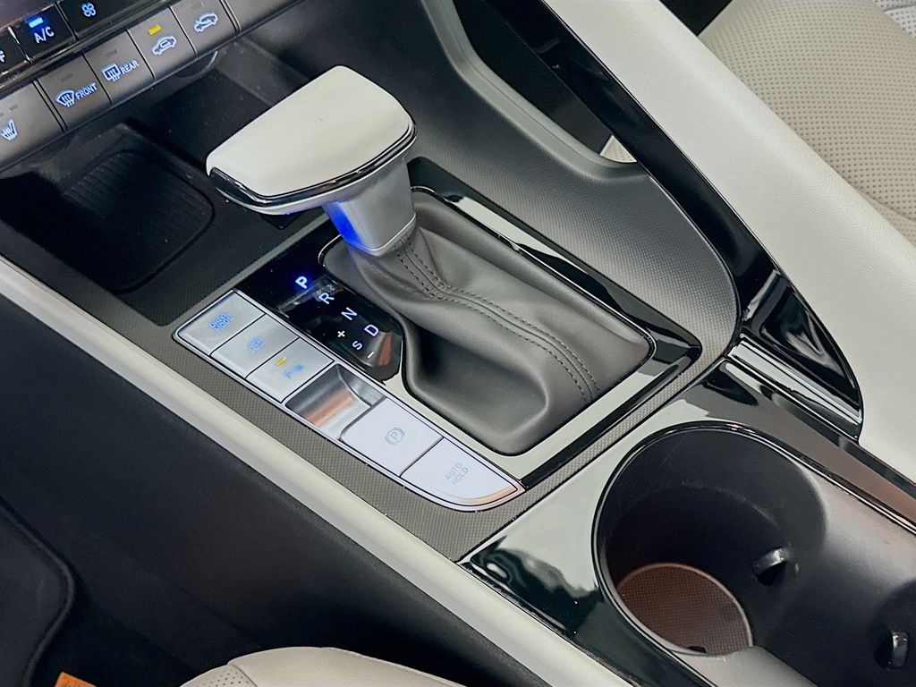 Thumbnail: 2024 Hyundai Elantra - 17