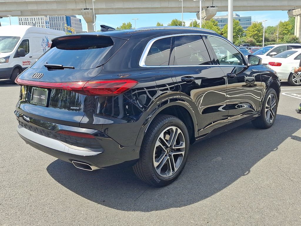 Thumbnail: 2025 Audi Q5 - 4