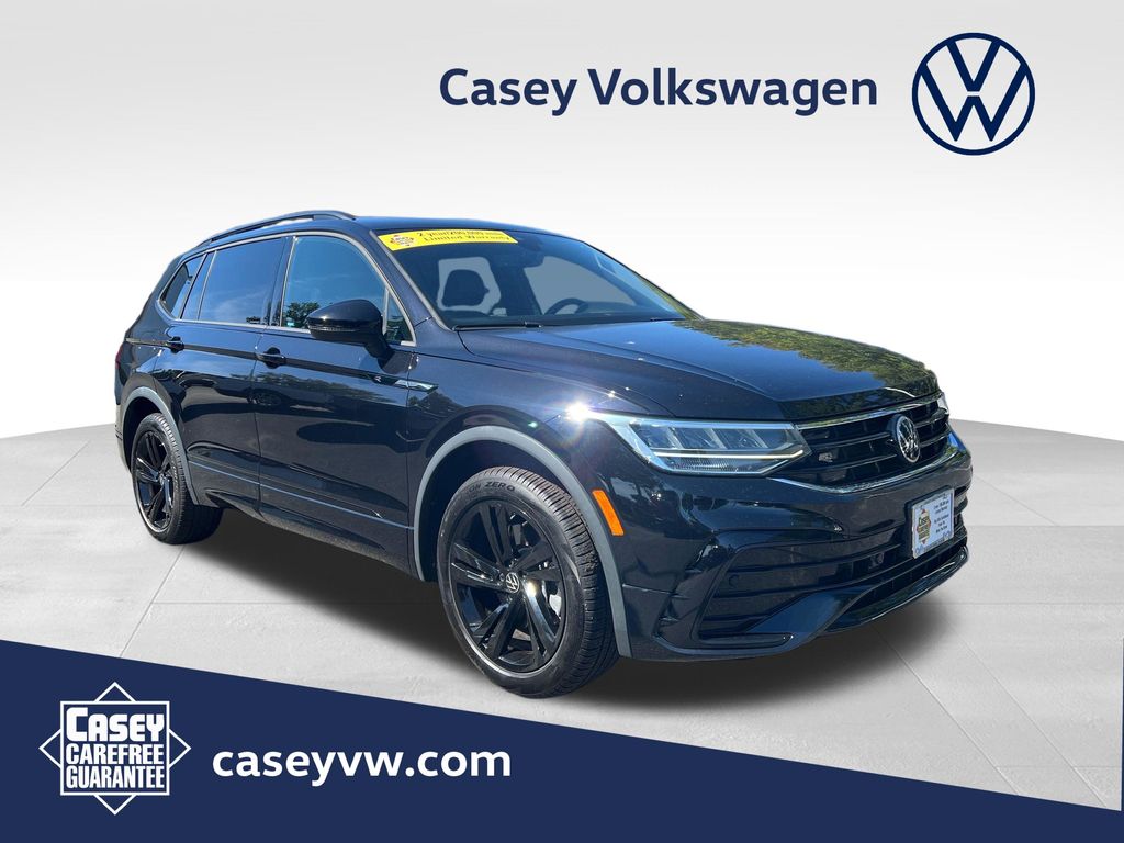 Deep Black Pearl 2024 Volkswagen Tiguan SUV / Crossover All-Wheel Drive 8-Speed Automatic