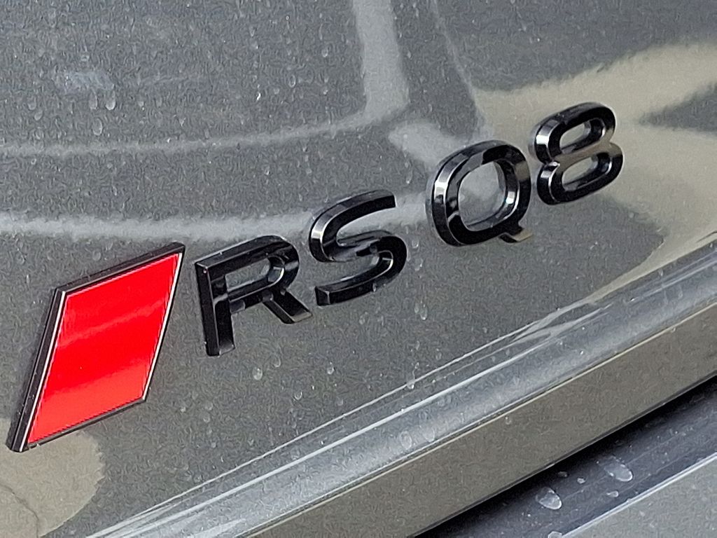 Thumbnail: 2026 Audi RS Q8 - 21