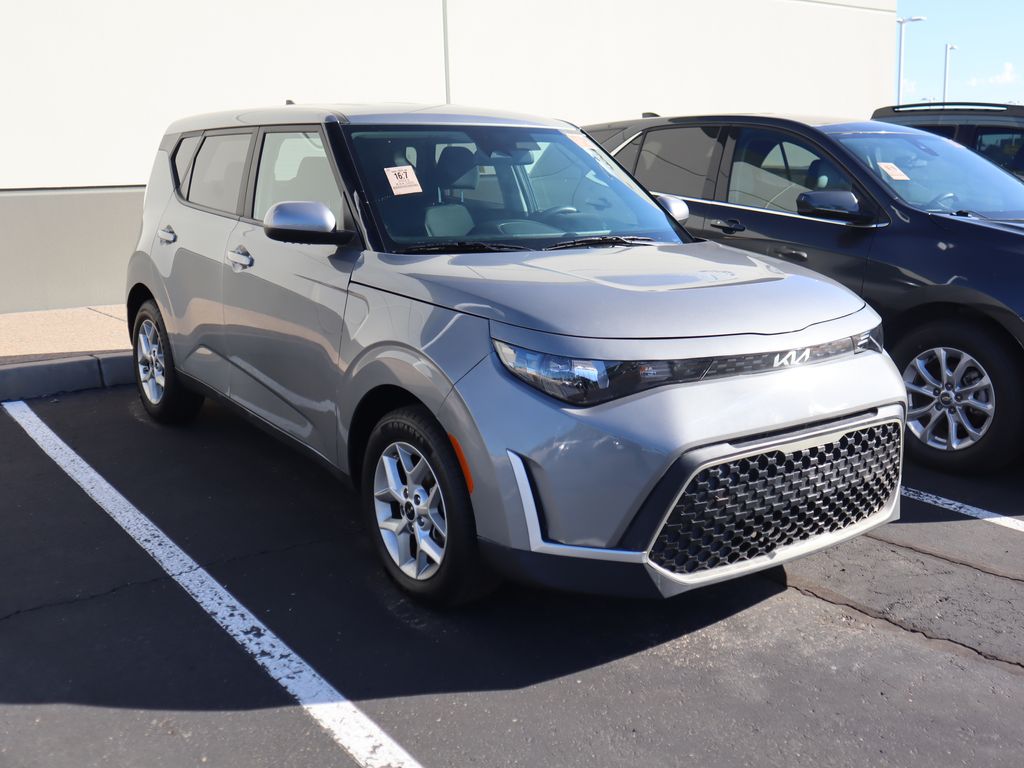 Thumbnail: 2023 Kia Soul - 3